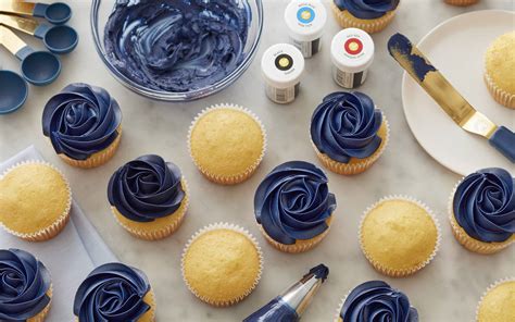 food coloring navy blue icing.